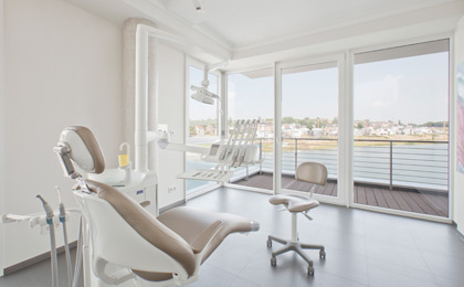 Лечение зубов во сне в стоматологической клинике на озере Феникс, Дортмунд