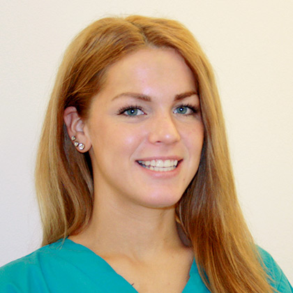 Мириам Штальхут, Ассистент хирургии